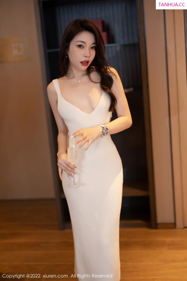 陈芝 芝芝Booty [XiuRen]高清写真图 2022.12.16 No.6010 徐莉芝Booty 长裙美腿第27张图片